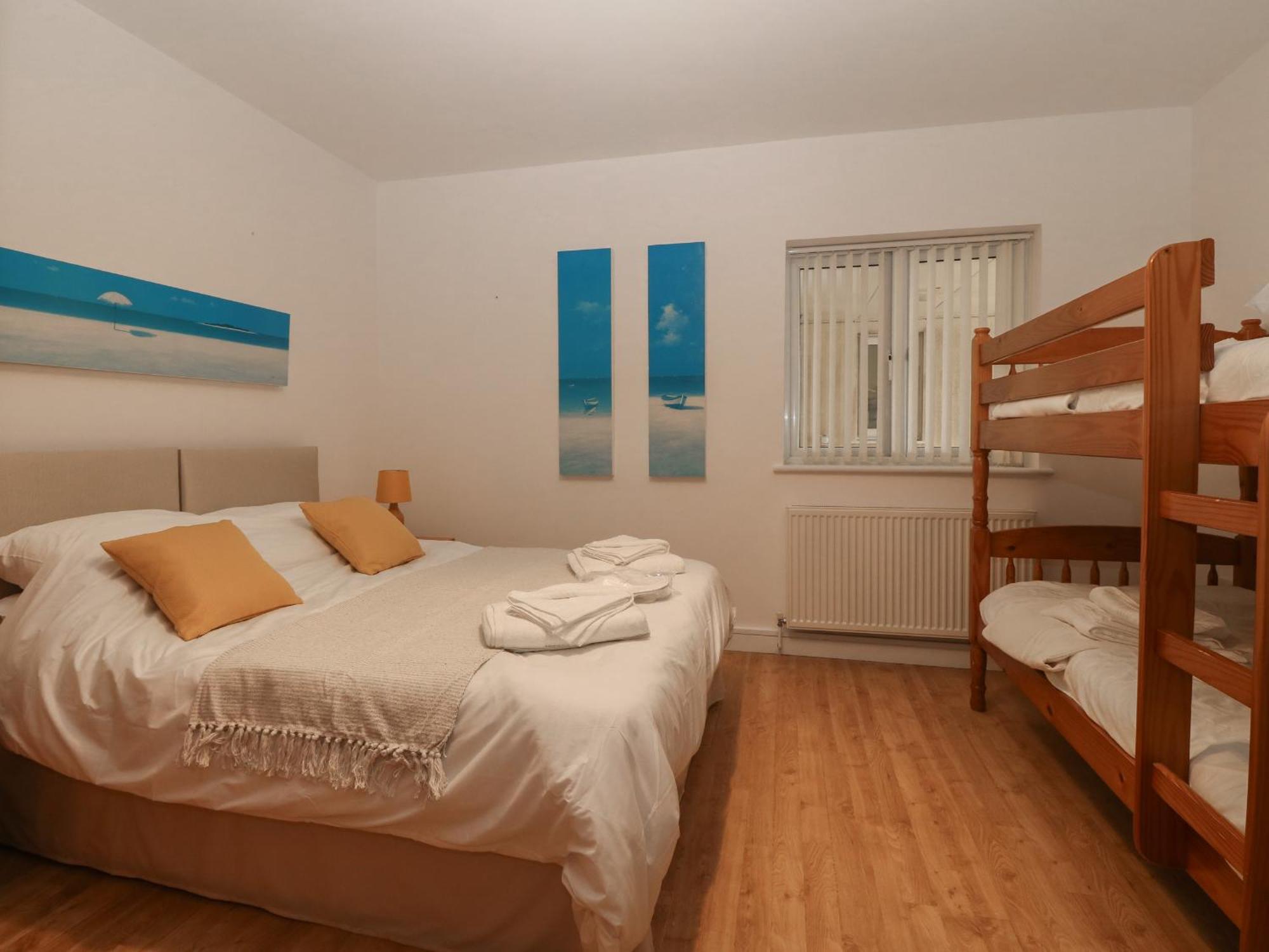 6 West End Point Apartment Pwllheli Bagian luar foto