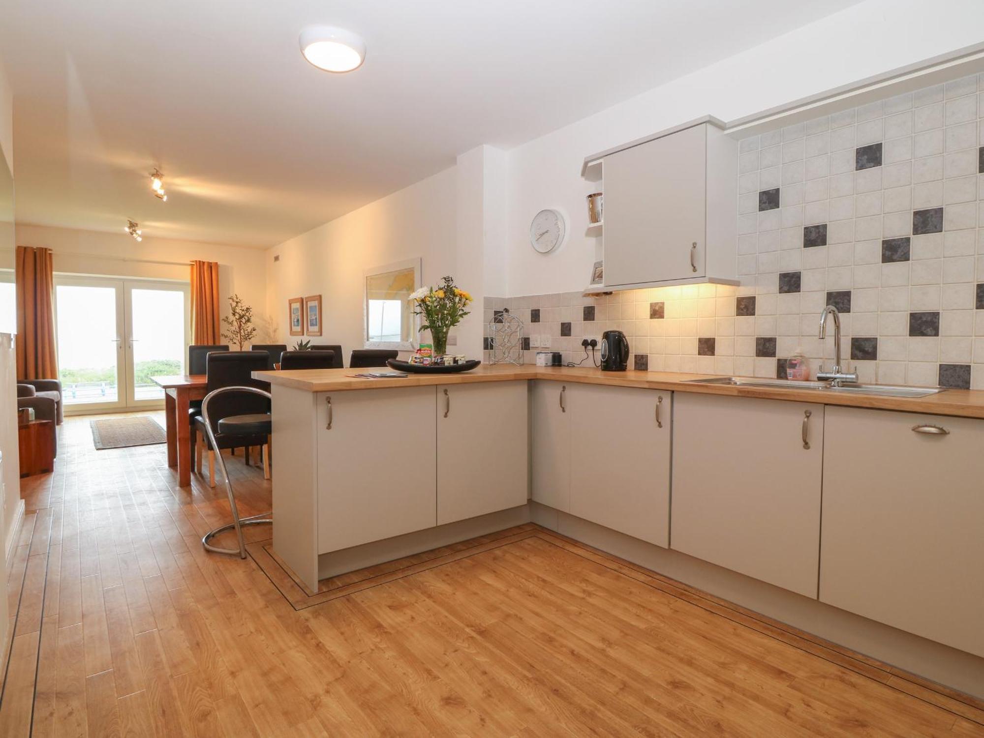 6 West End Point Apartment Pwllheli Bagian luar foto